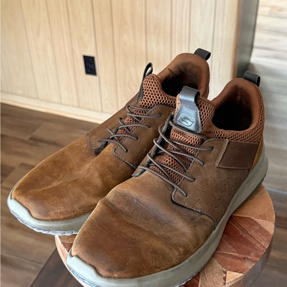 Skechers Men's Brown Leather Sneakers